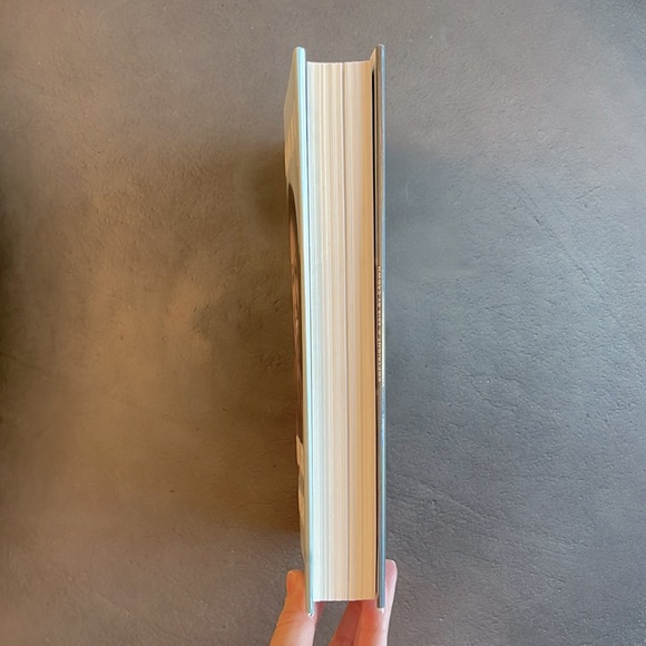 Michelle Obama - Becoming Hardcover Book - Picture 3 of 3